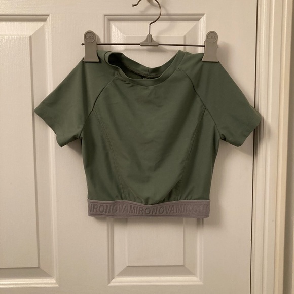 Gym crop top from Ironbymironova, Gymshark-like - Picture 2 of 6